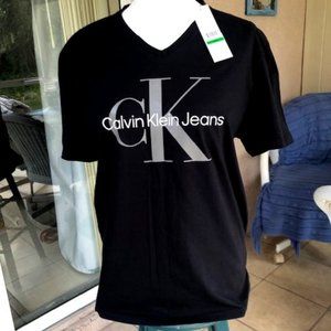 NWT Monogram Logo Calvin Klein Jeans  V-neck T-Shirt